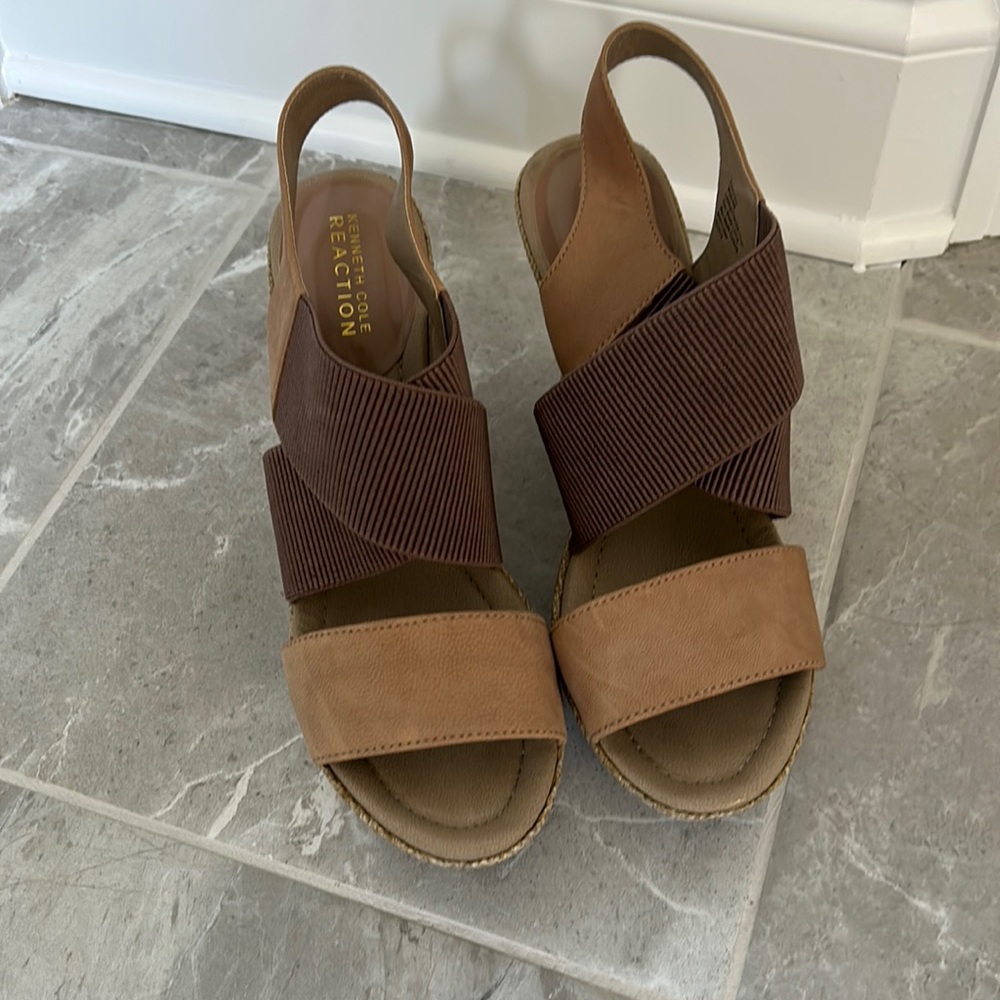 Kenneth Cole Reaction Wedge shoes size 9